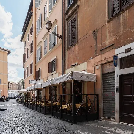 Guesthost - Cancelleria Rooftop Garden